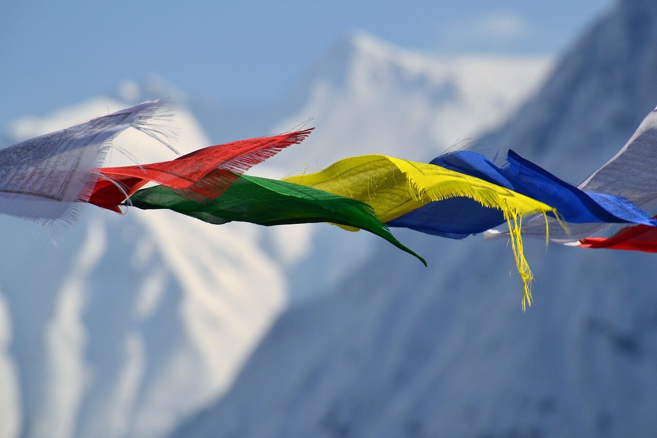 tibetan-prayer-flags-1384193_1280